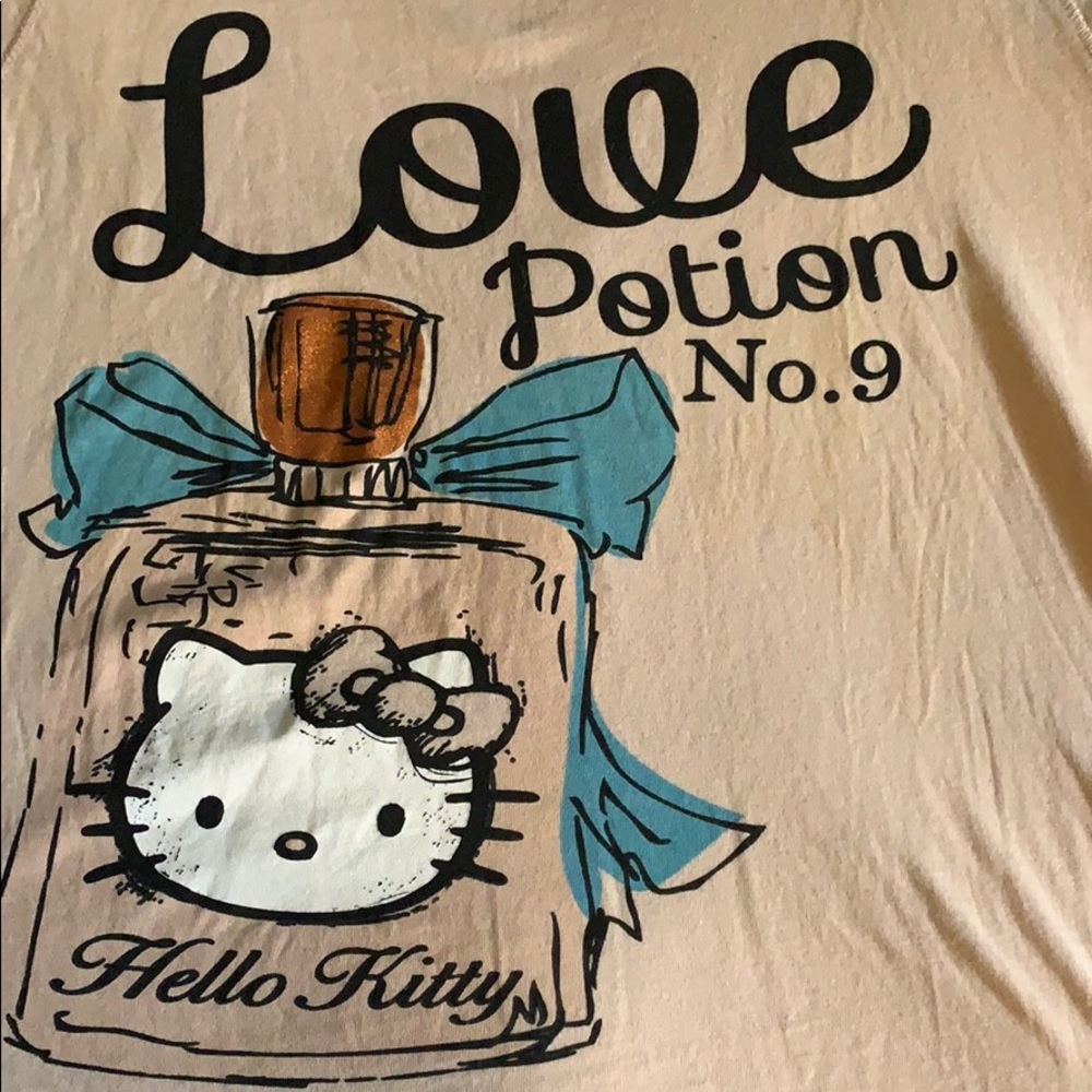 1982 Hello Kitty T-Shirt from Ireland 🇮🇪